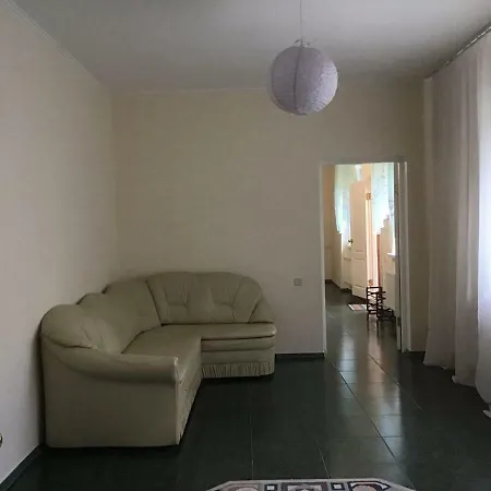 Kostandi Konukevi *